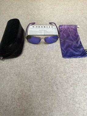 Oakley Feedback Sunglasses with Purple Mirrored Lenses Aviator oo4079